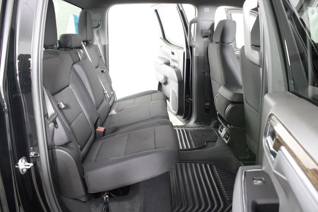 New 2026 Onyx Black GMC Elevation image 12