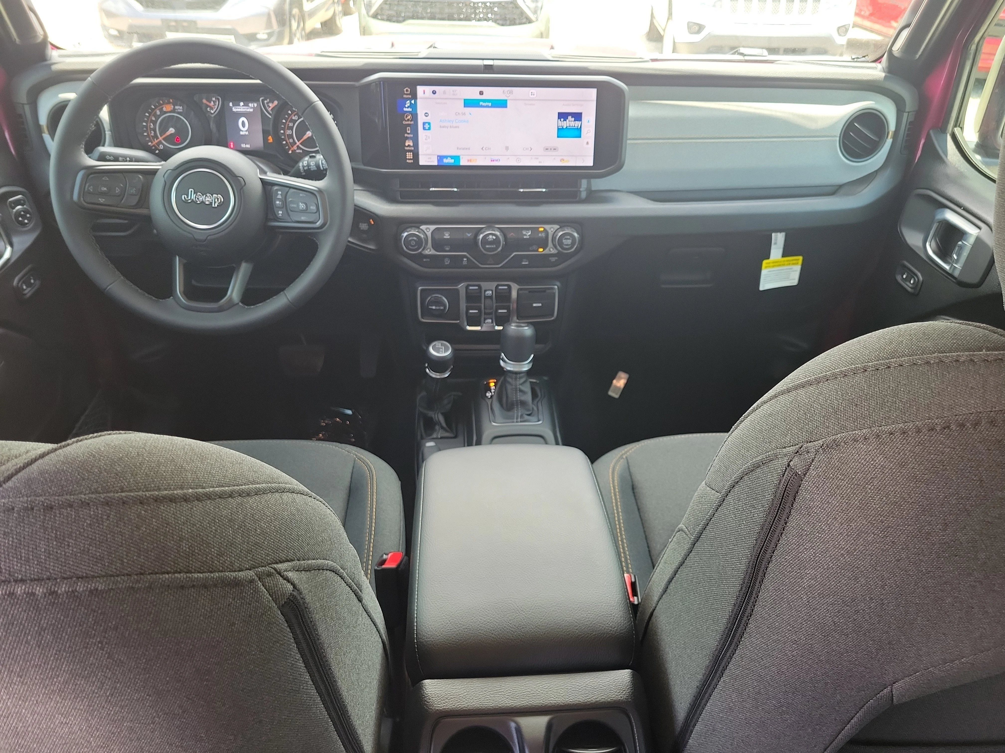 New 2026 Tuscadero Pearlcoat Jeep Sport S image 13