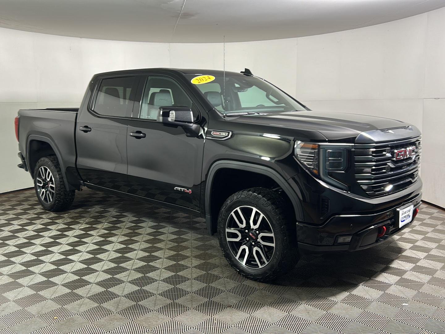 Used 2024 Onyx Black GMC AT4 image 5