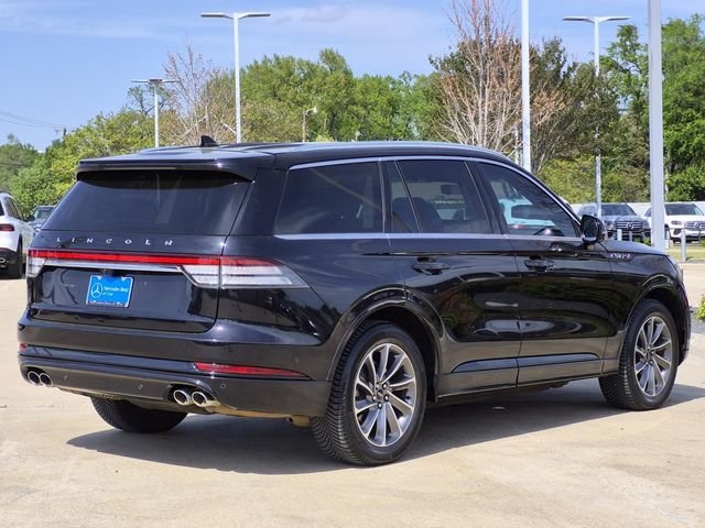 Used 2020 Black Metallic Lincoln Grand Touring image 6