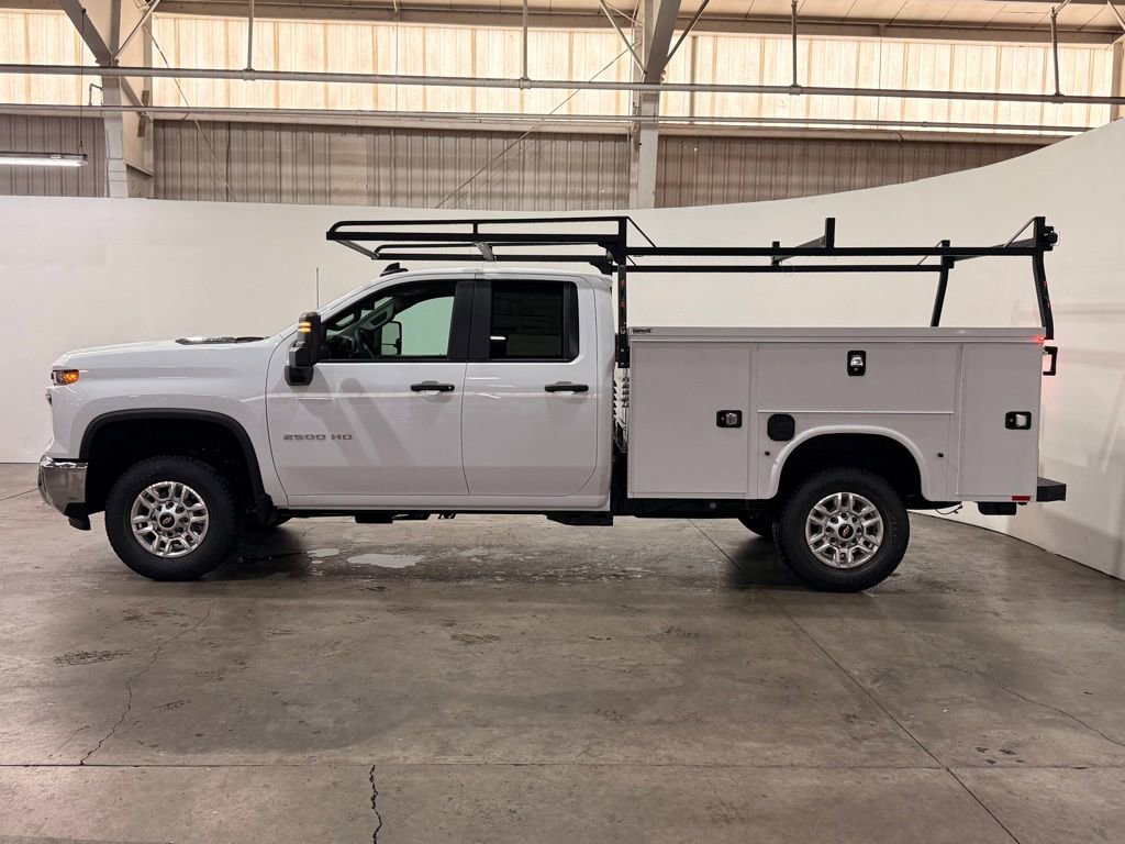 New 2026 Summit White Chevrolet WT image 13