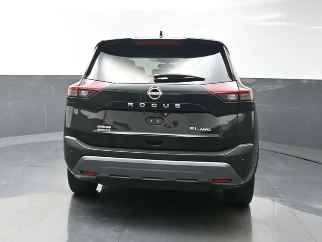 Used 2023 Black Nissan SL image 6