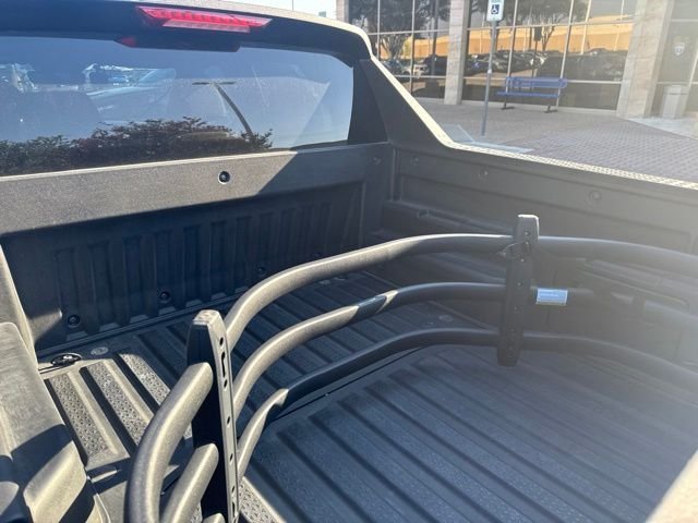 Used 2024 Black Hyundai SEL image 3