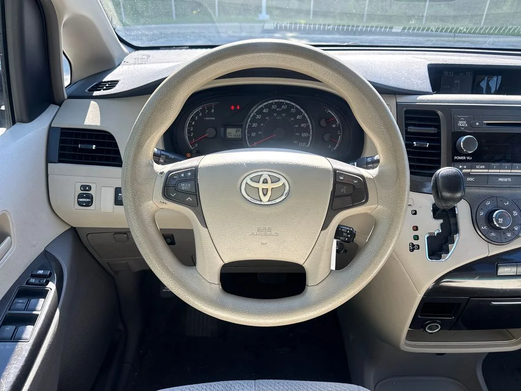 Used 2011 Silver Sky Metallic Toyota LE image 19