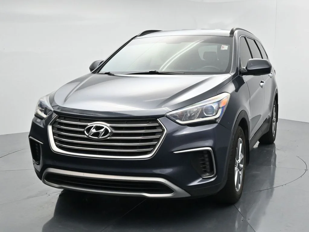 Used 2019 Blue Hyundai SE image 3