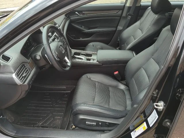 Used 2018  Honda Touring image 15
