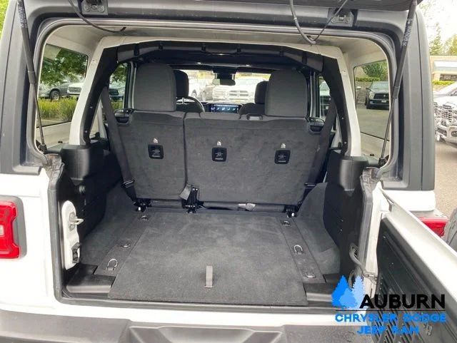 Used 2024 White Jeep Rubicon image 12