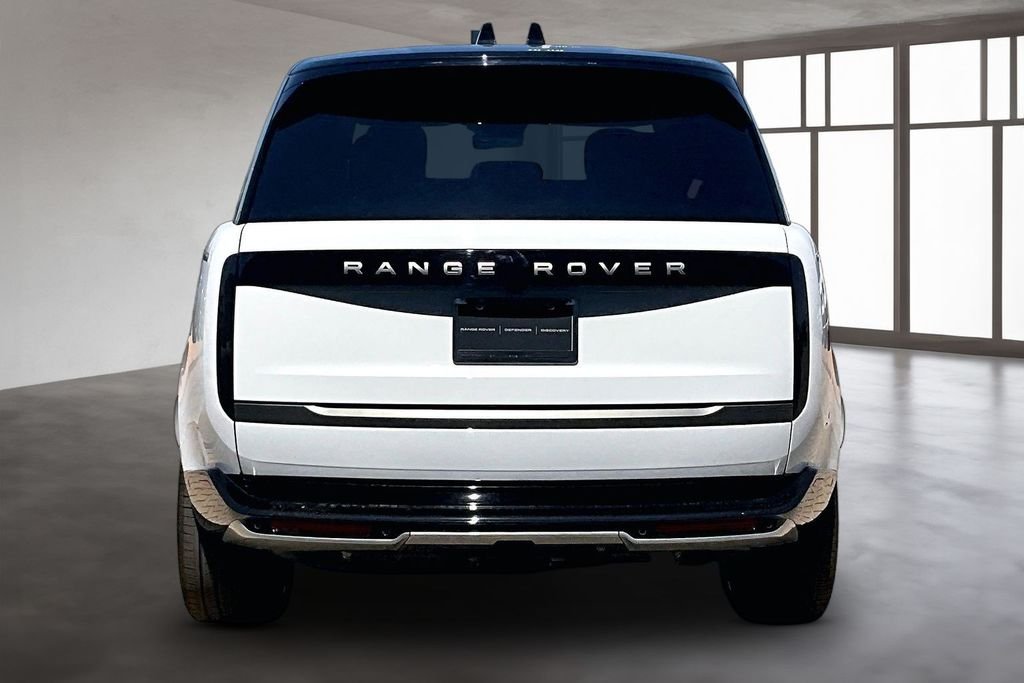 New 2026 Fuji White Land Rover SE image 4