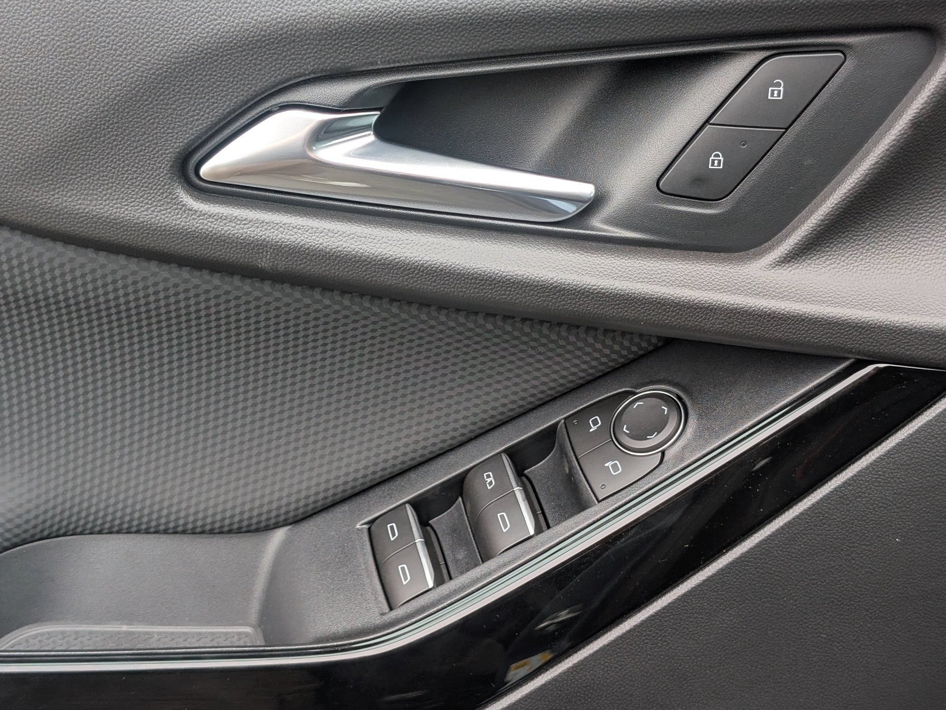 New 2027 Mosaic Black Metallic Chevrolet RS image 18