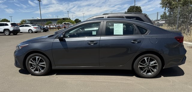 Used 2024 Gravity Gray Kia LXS image 4