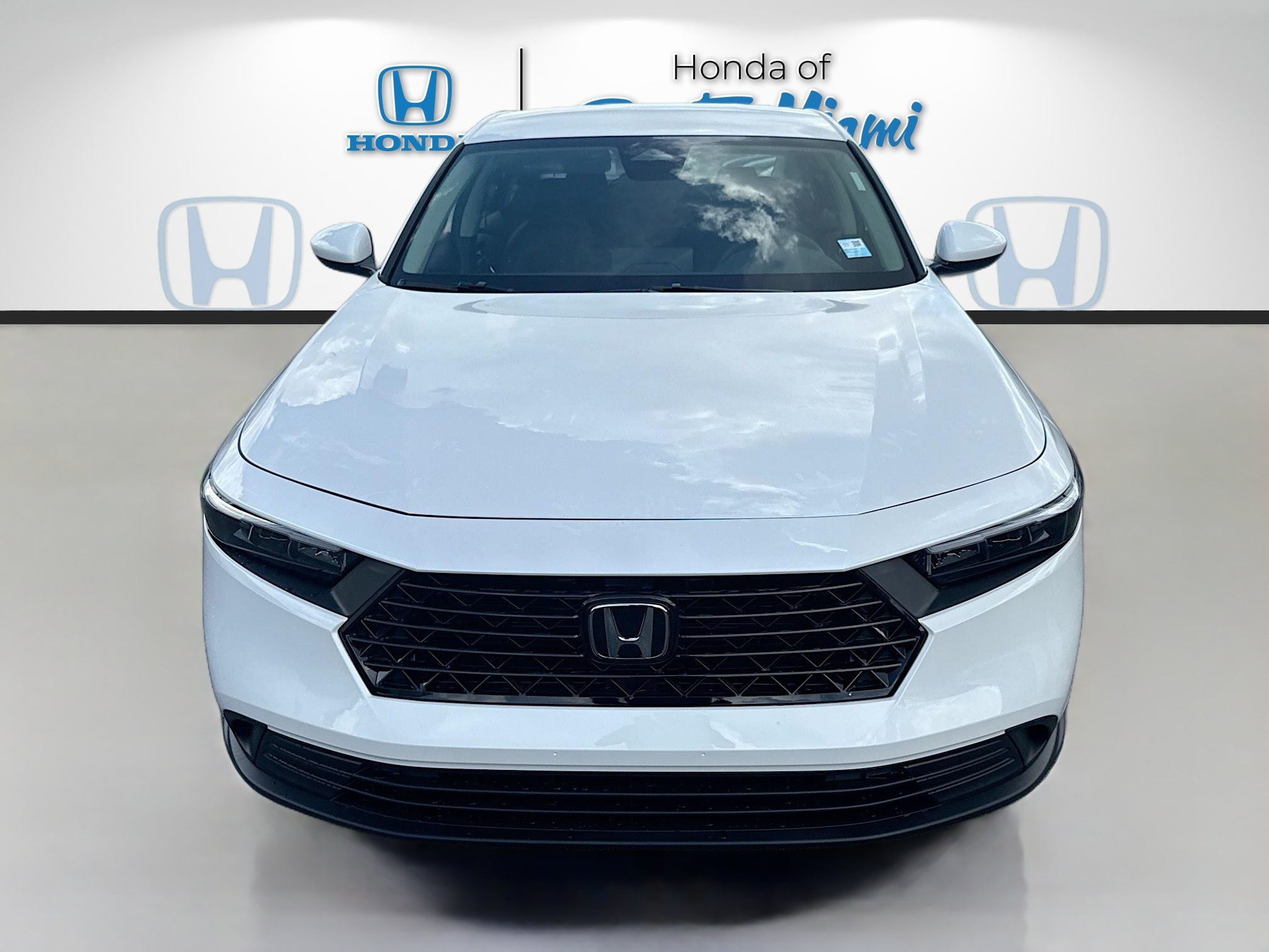 New 2026 Platinum White Pearl Honda LX image 2