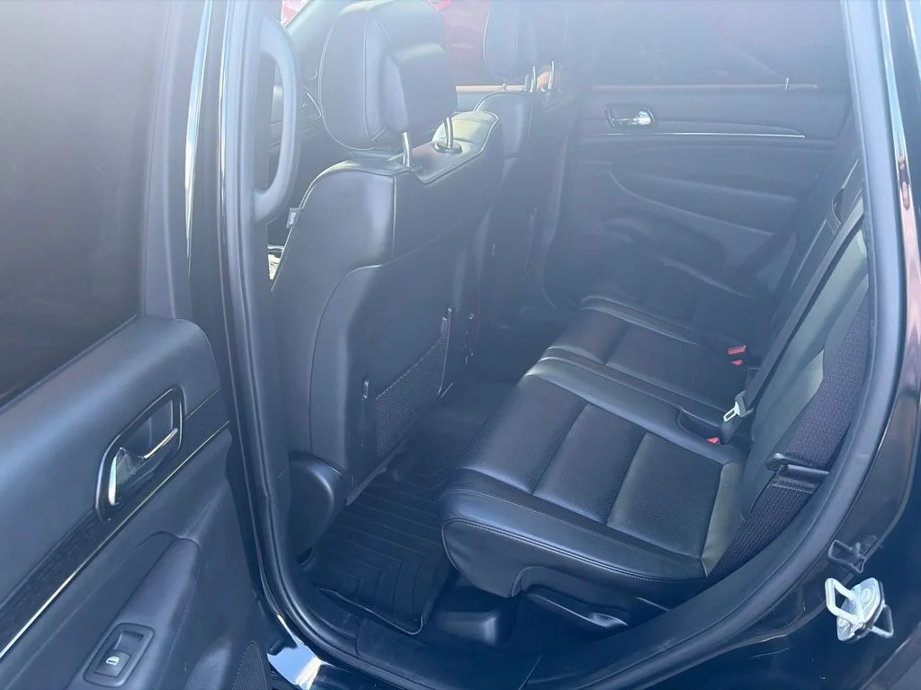 Certified Used 2020 Black Jeep Overland image 19