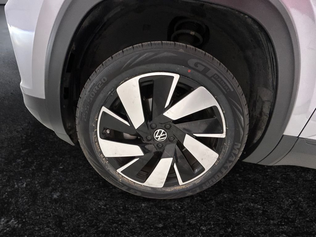 Used 2024  Volkswagen 2.0T SE w/Technology image 27