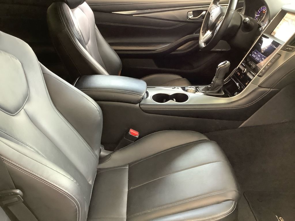 Used 2019 White INFINITI 3.0t LUXE image 13