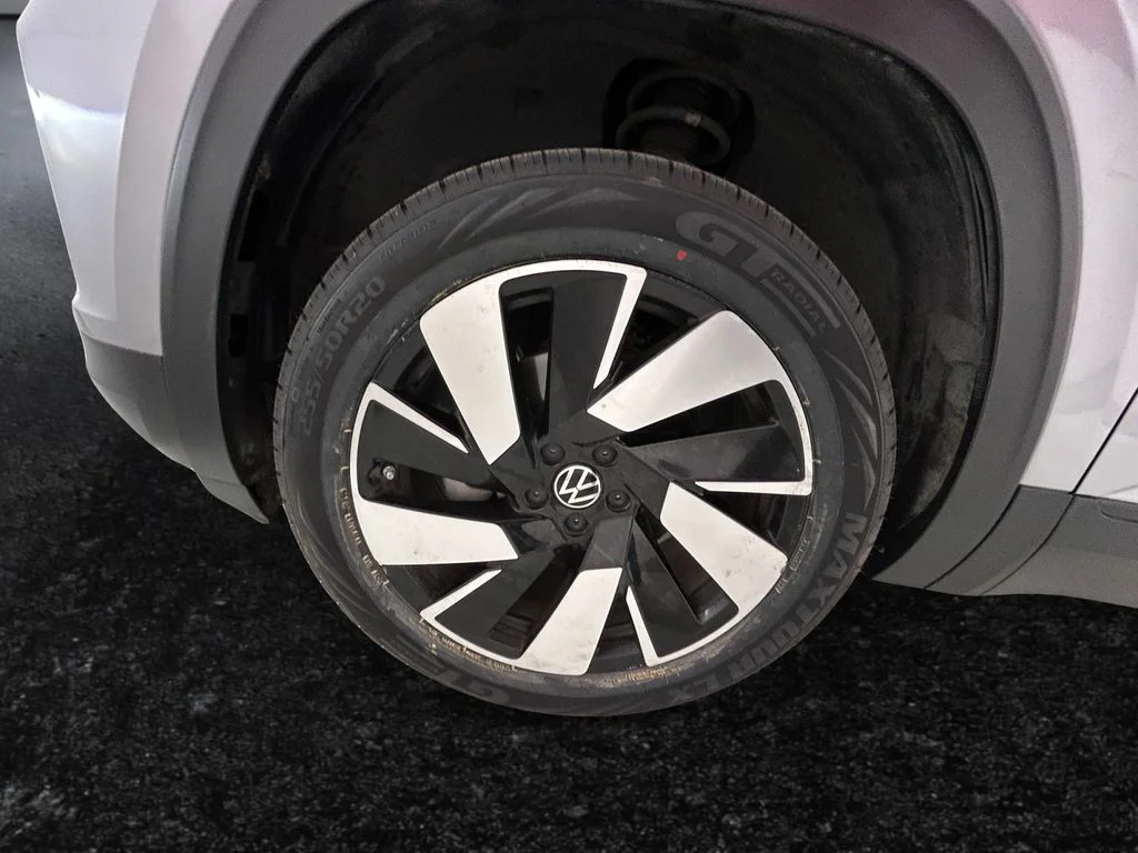 Used 2024  Volkswagen 2.0T SE w/Technology image 27