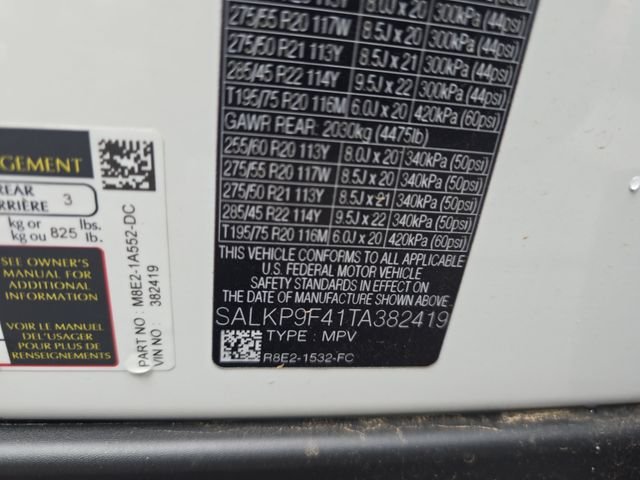 New 2026 Fuji White Land Rover SE image 24