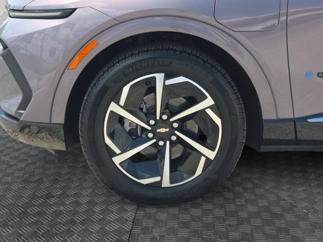 2025 Chevrolet Equinox EV LT - Photo 10