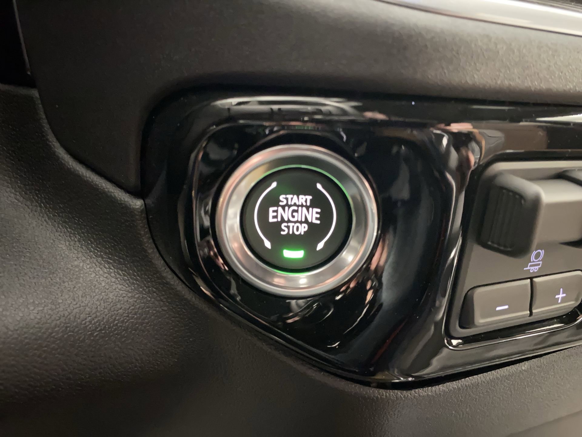 New 2026 Polar White Tricoat Chevrolet High Country image 17