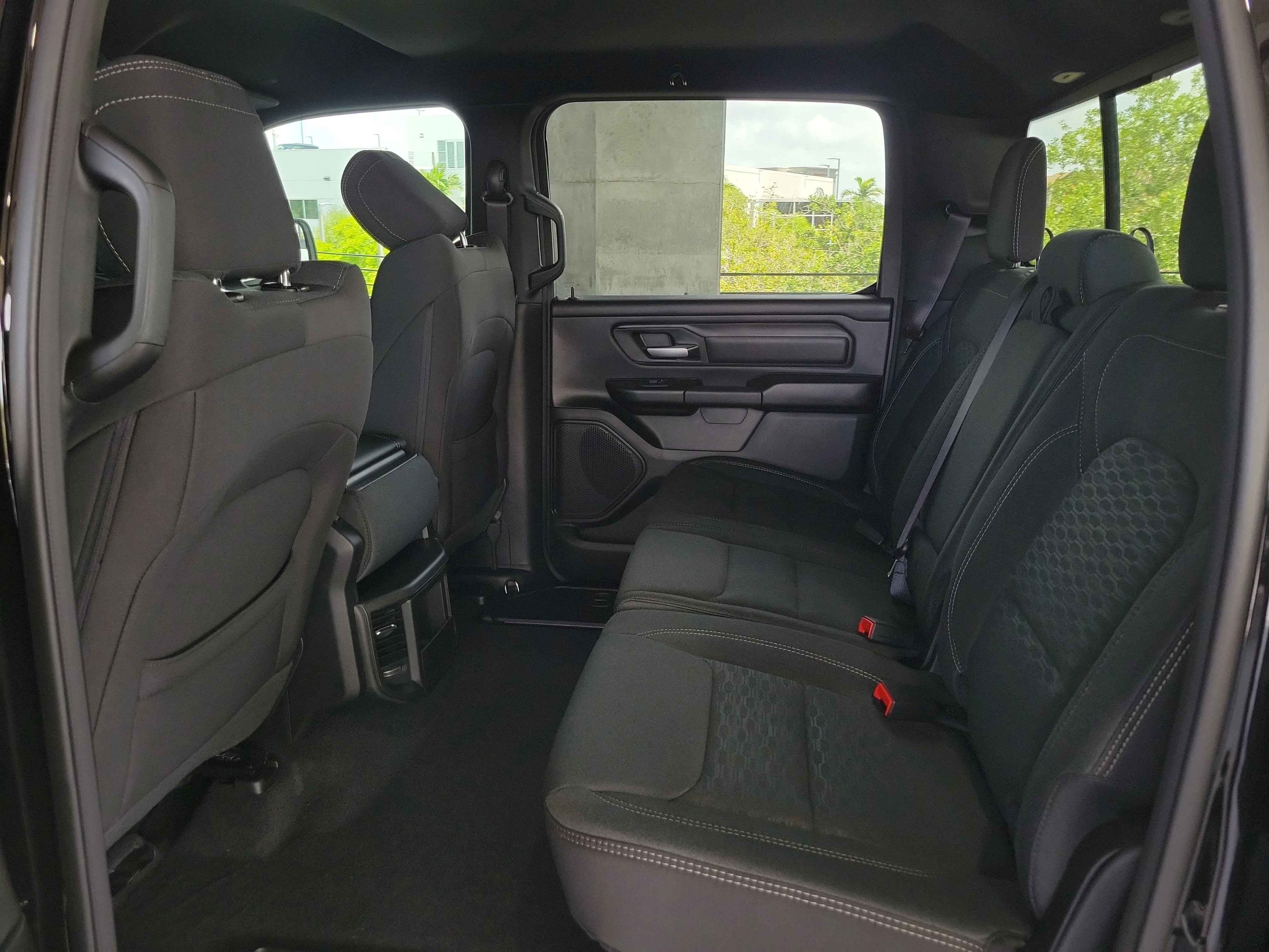 New 2026 Diamond Black Crystal Pearl-Coat Exterior Paint RAM Express image 7