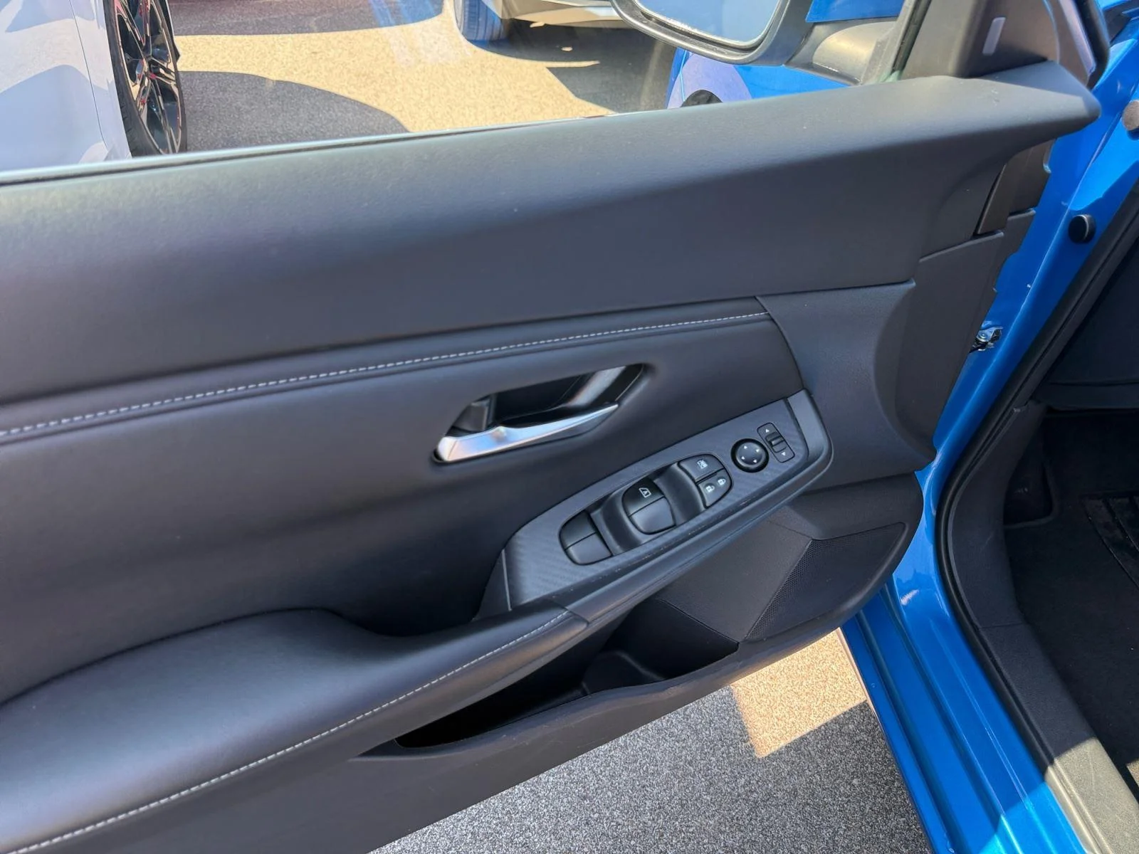 2025 Nissan Sentra SV - Photo 11