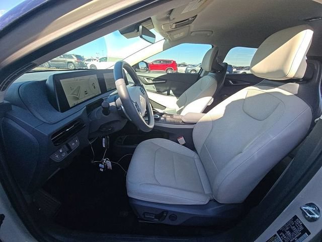 Certified Used 2024 Glacier Kia Wind image 7