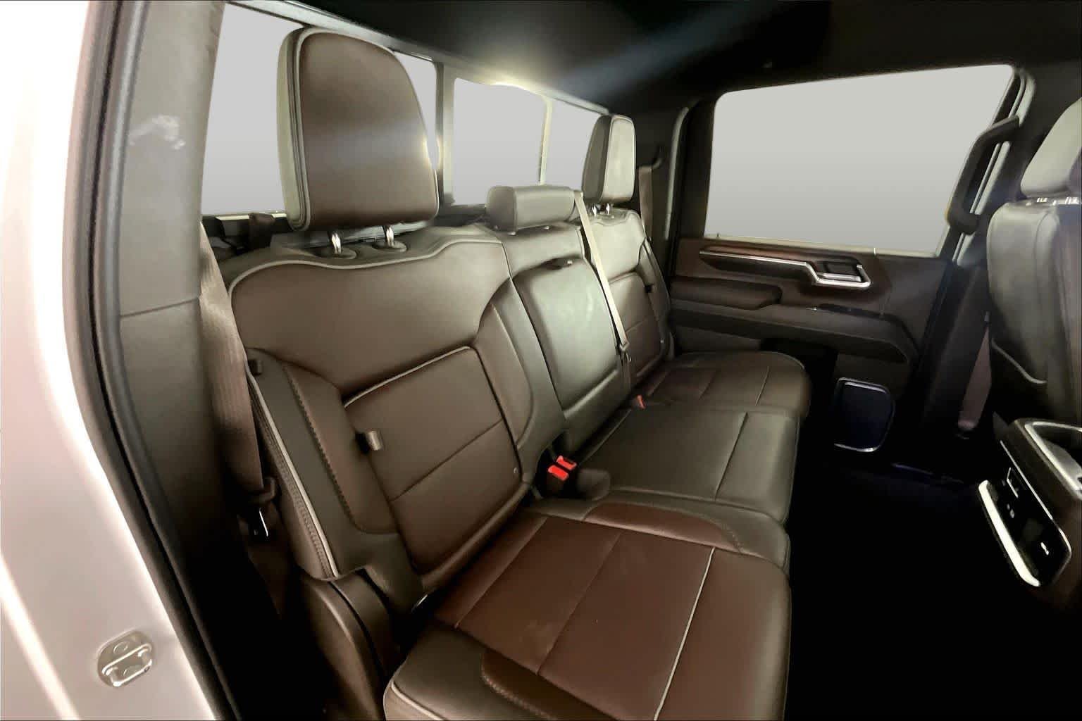Used 2024 White Frost Tricoat GMC Denali image 19