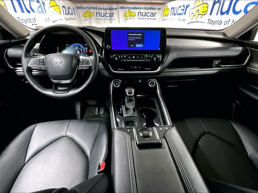 Used 2024 White Toyota XLE image 22