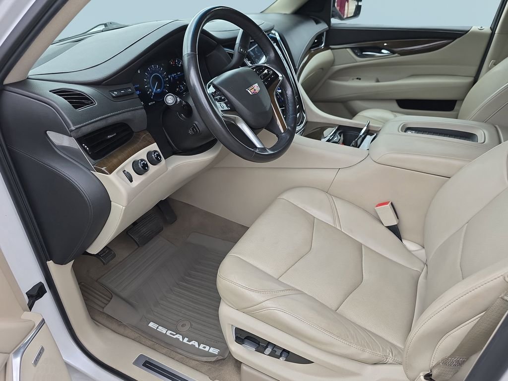 Used 2020 Crystal White Tricoat Cadillac Luxury image 10