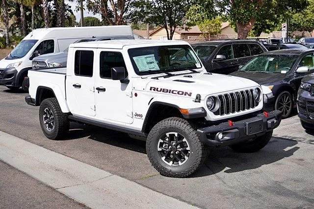 New 2026 Bright White Clear-Coat Exterior Paint Jeep Rubicon X image 3
