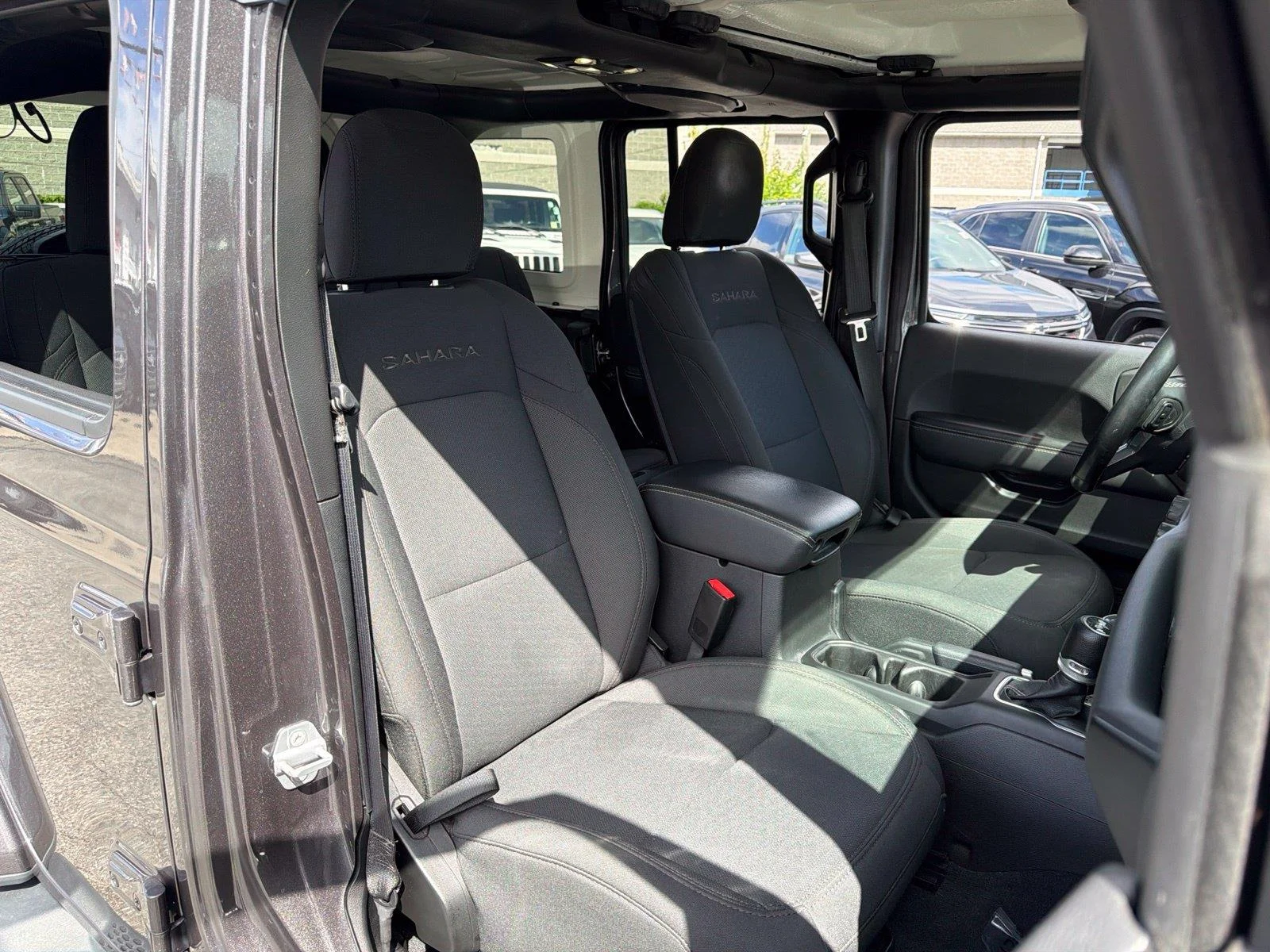 2022 Jeep Wrangler Unlimited Sahara - Photo 15