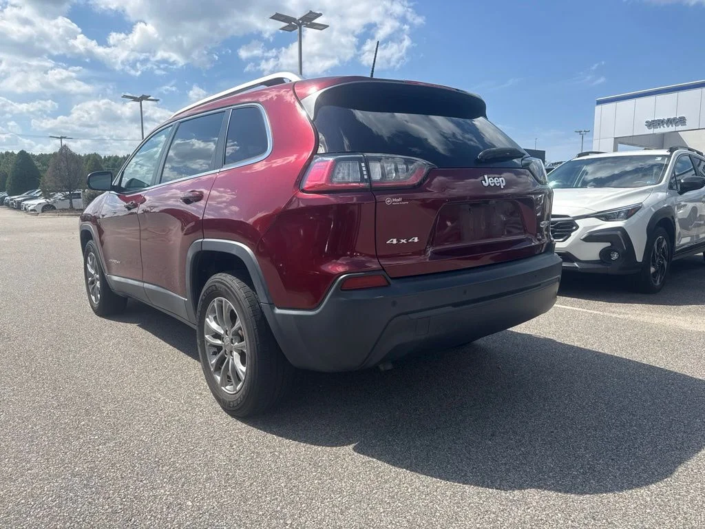 Used 2020 Red Jeep Latitude Plus image 3
