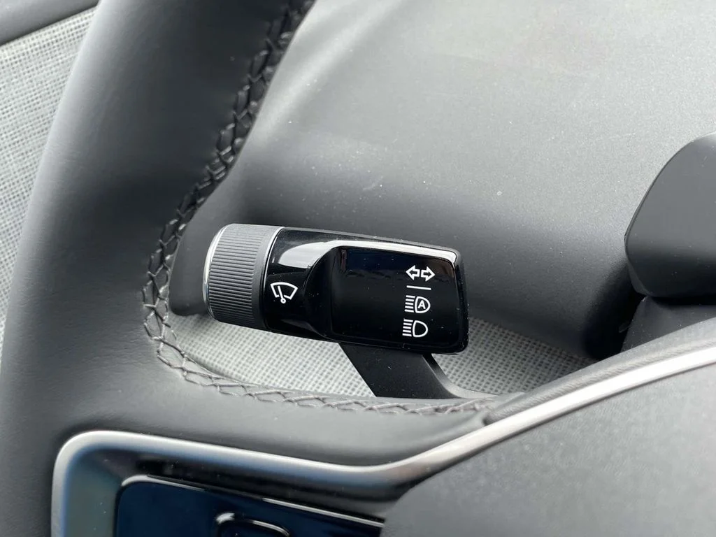 New 2025 Onyx Black Volvo Ultra image 10