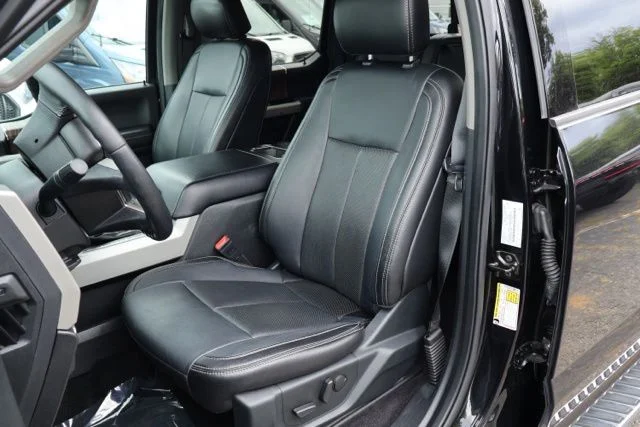 Used 2019 Black Metallic Ford Lariat image 17
