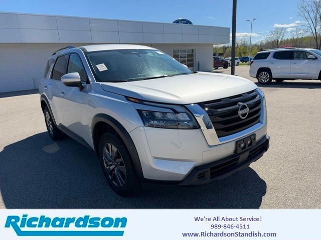2025 Nissan Pathfinder SV 4WD's photo