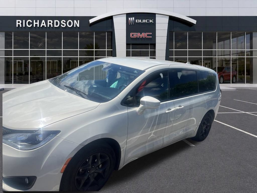 Used 2020 White Chrysler Touring image 8