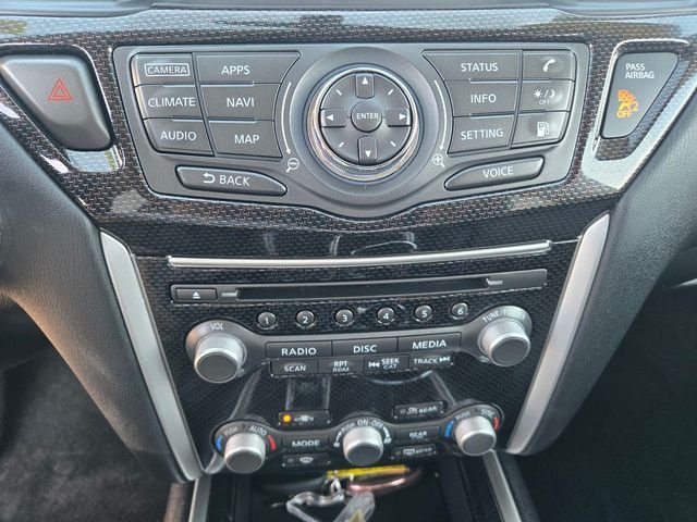 Used 2019 Silver Nissan SL image 16