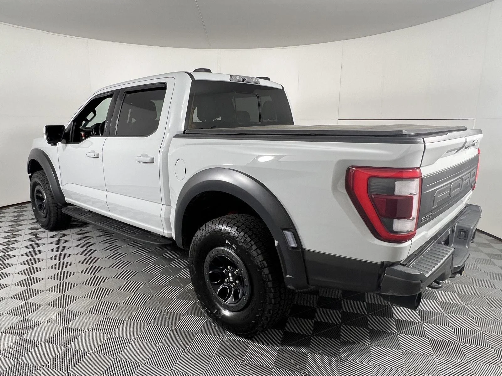 Used 2023 Avalanche Gray Ford Raptor image 10