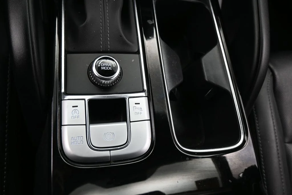 Used 2022 Ebony Black Kia LX image 28