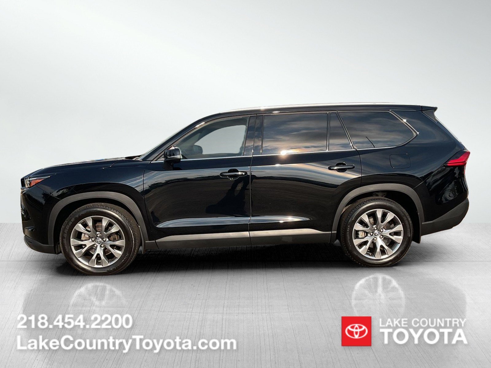 Used 2024 Toyota Grand Highlander Limited with VIN 5TDAAAB59RS000637 for sale in Brainerd, Minnesota