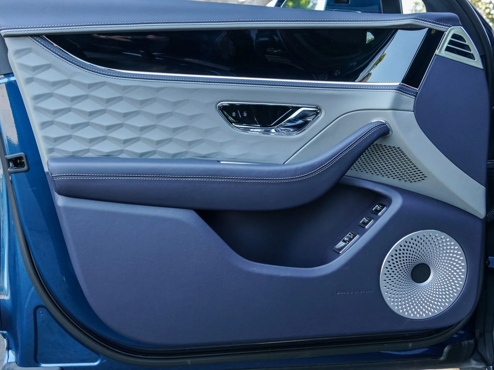 2025 Bentley Flying Spur Speed - Photo 28