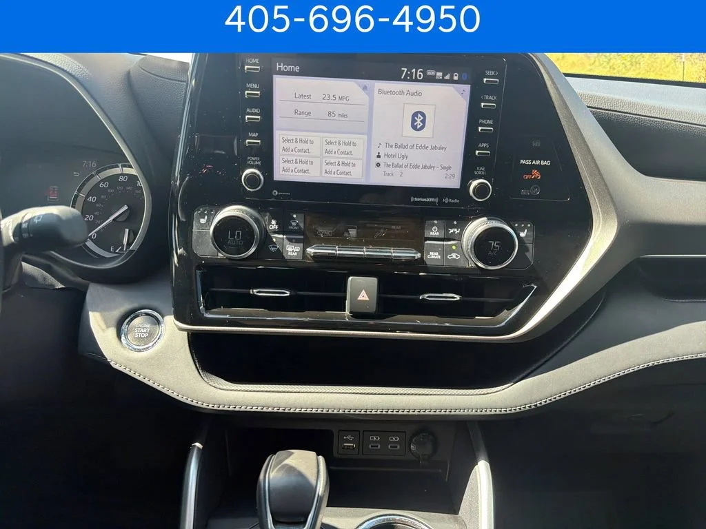 Pre-Owned 2022 Toyota Highlander XLE