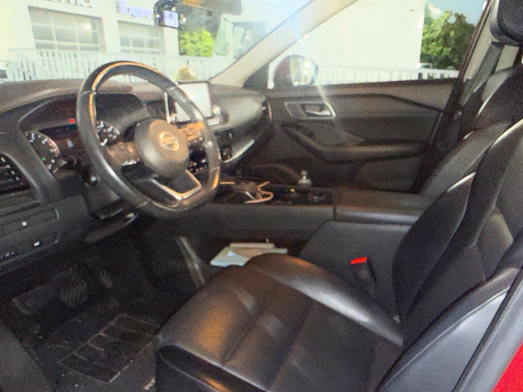 Used 2021 Red Nissan SV image 5