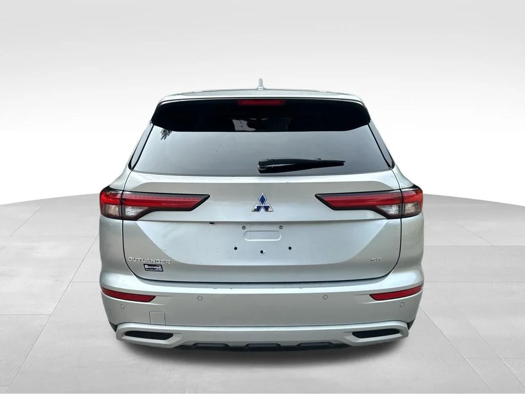 Used 2024 Black Mitsubishi SE image 4