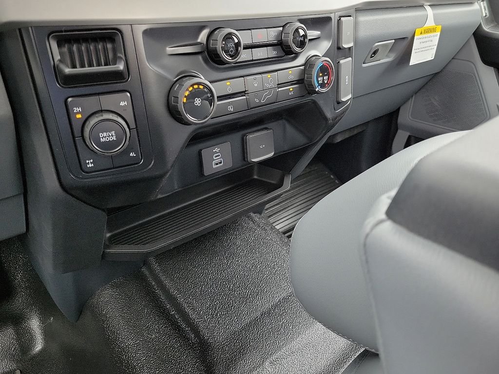 New 2026 Oxford White Ford F-250® XL image 25