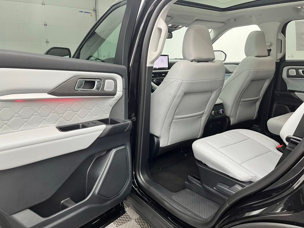 New 2026 Black Ford Platinum image 41