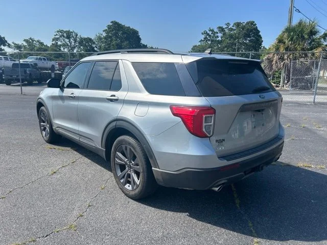 Used 2023 Silver Ford XLT image 3