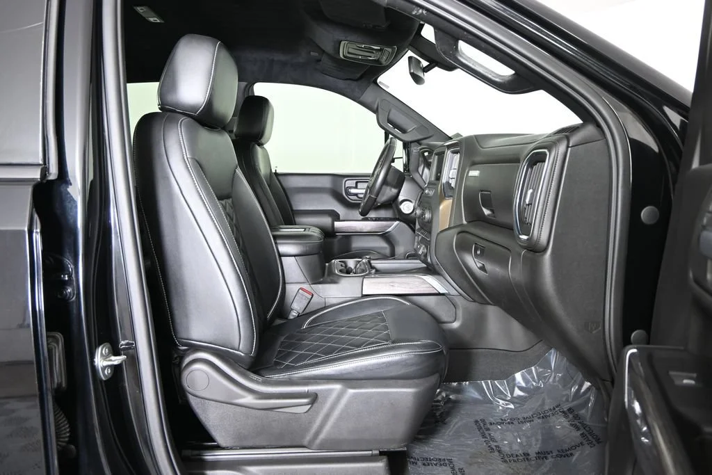 Used 2019 BLACK Chevrolet Custom Trail Boss image 14