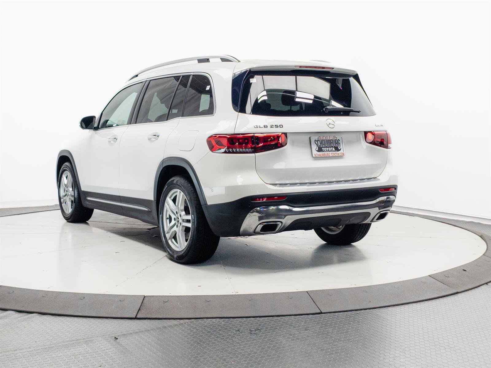 Used 2021 White Mercedes-Benz GLB 250 image 9