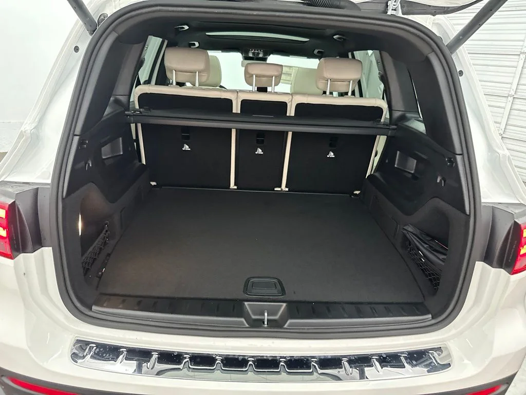 New 2026 White Mercedes-Benz GLB 250 image 26