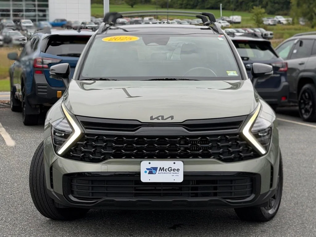 Used 2025 Green Kia X-Line image 2